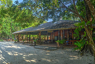 surin national park restaurant at mae ngam beach